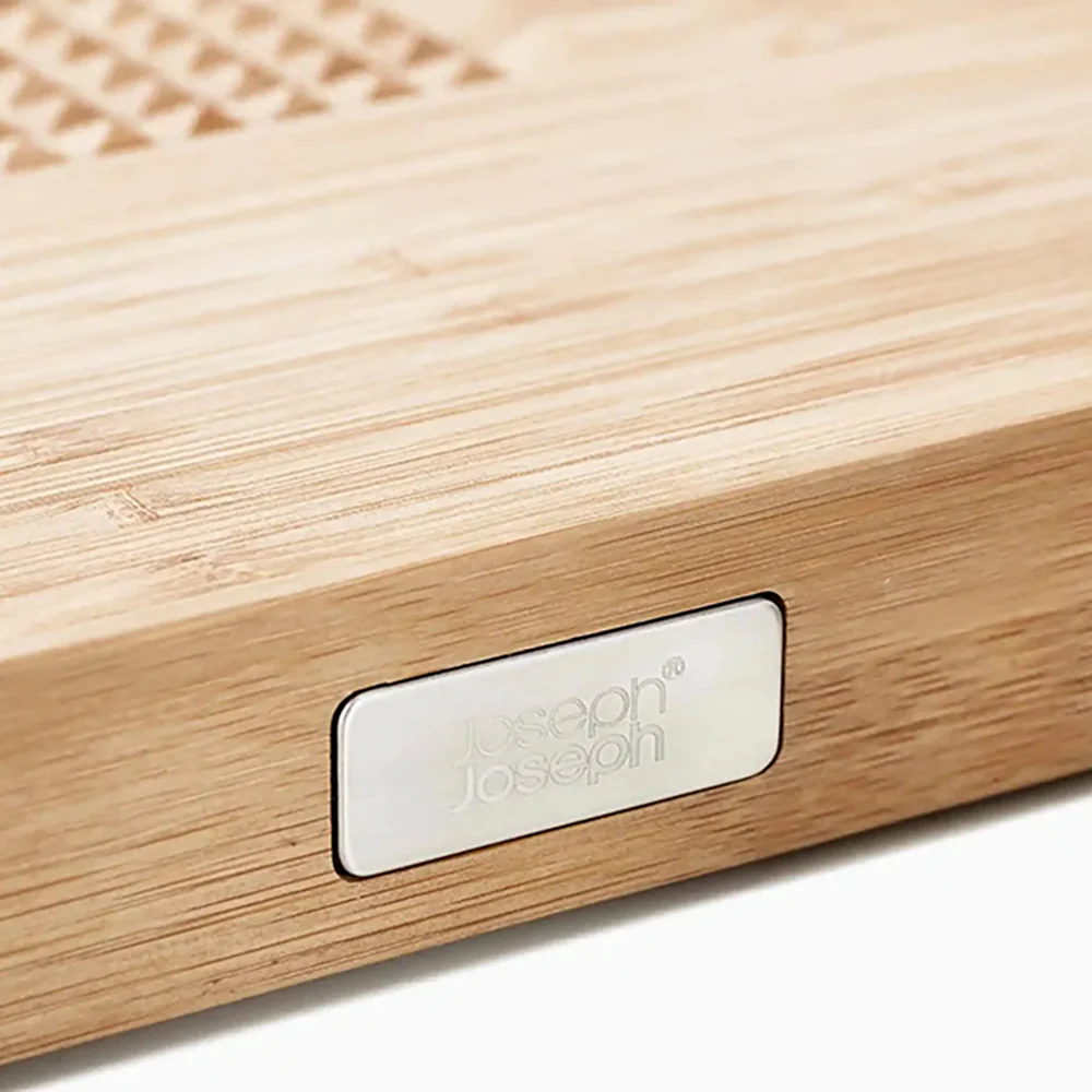 Joseph Joseph Cut&Carve Bamboo Chopping Board - Image 5