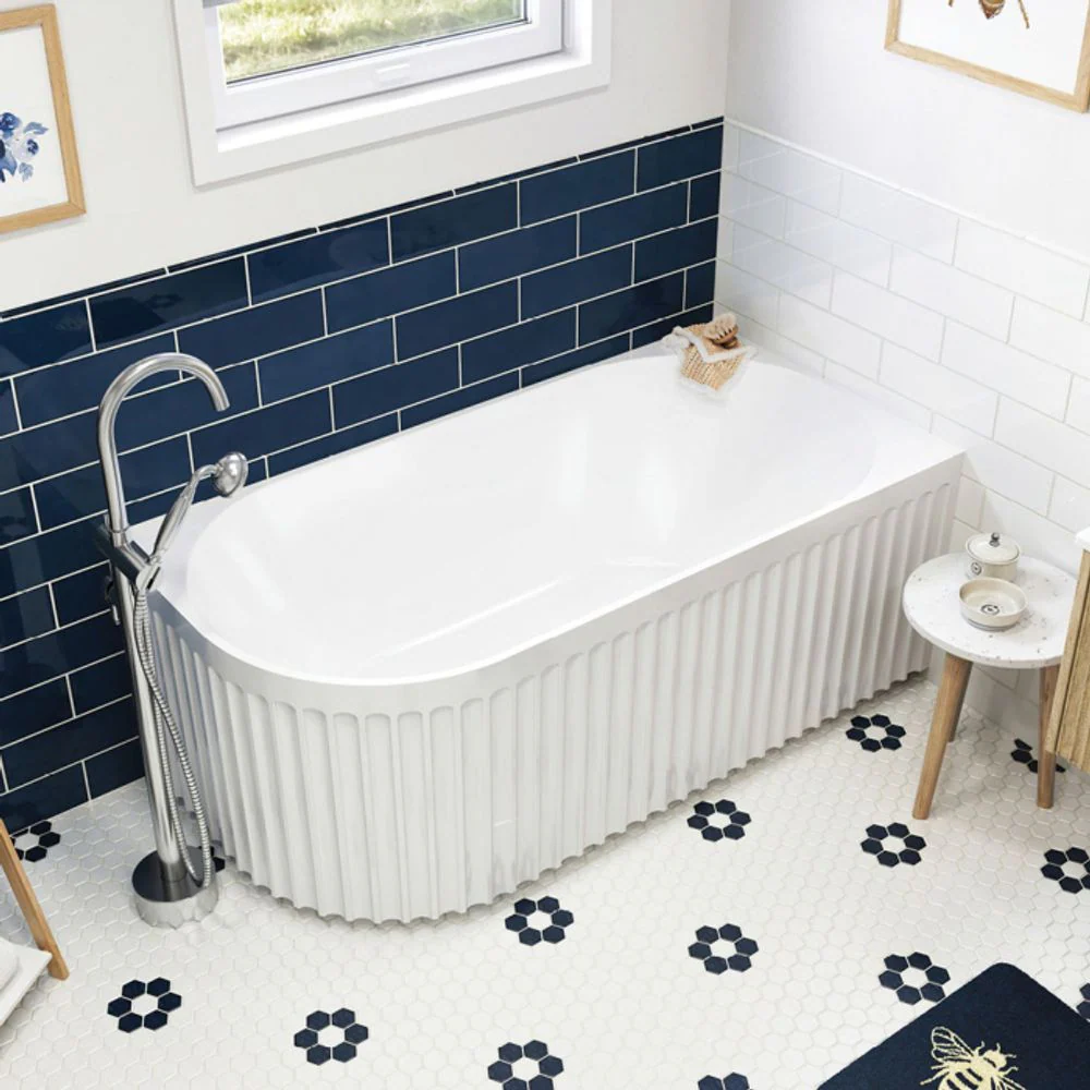 Fienza Eleanor 1500mm Fluted Acrylic Left Hand Corner Bath Gloss White - Image 2