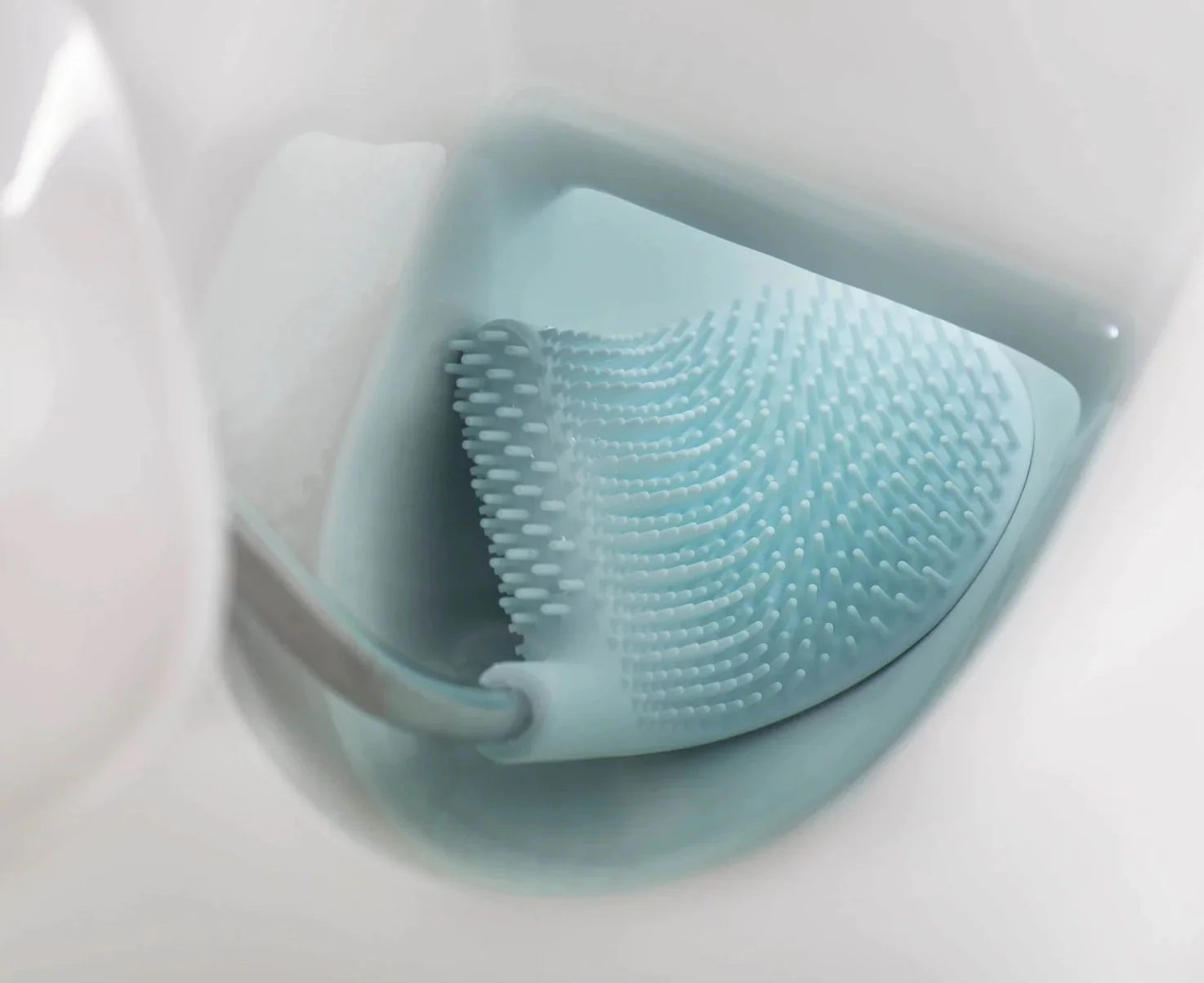 Joseph Joseph Flex Plus Toilet Brush with Storage Caddy - Image 6