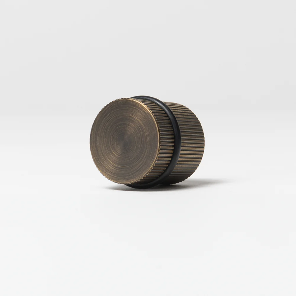 Alma Jakob Linear Door Stop Brushed Vintage Antique Brass - Image 4