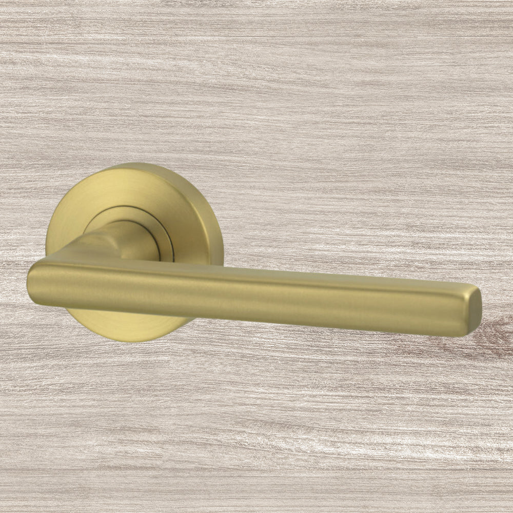 Lockwood Vivid Lever V4 Passage Set with Latch Satin Brass - Image 2