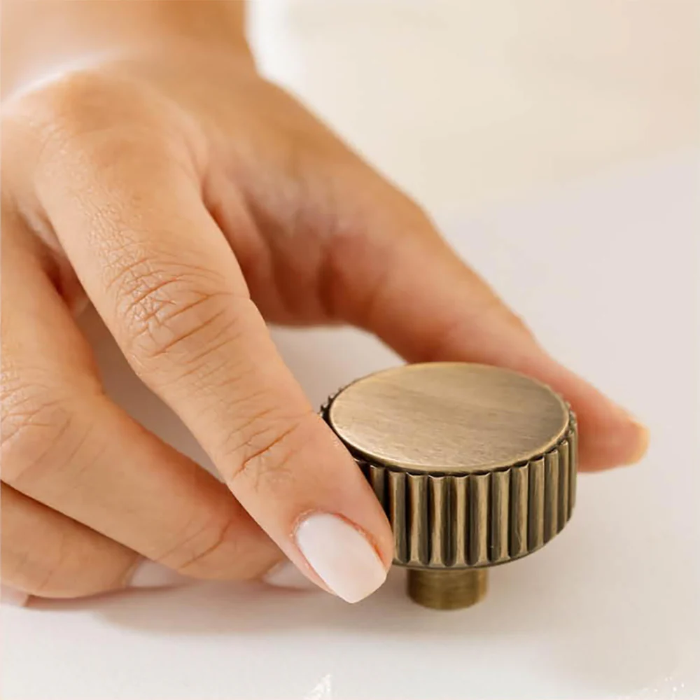 Momo Handles Momo Barrington Knob 32mm Dark Brushed Brass - Image 2