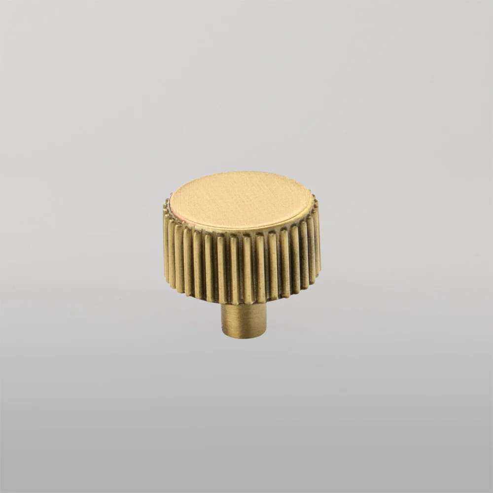Momo Handles Momo Barrington Knob 32mm Matte Brass - Image 4