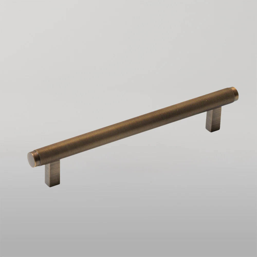 Momo Handles Momo Bellevue Solid Brass Lined Bar Pull 160mm Bronze - Image 2