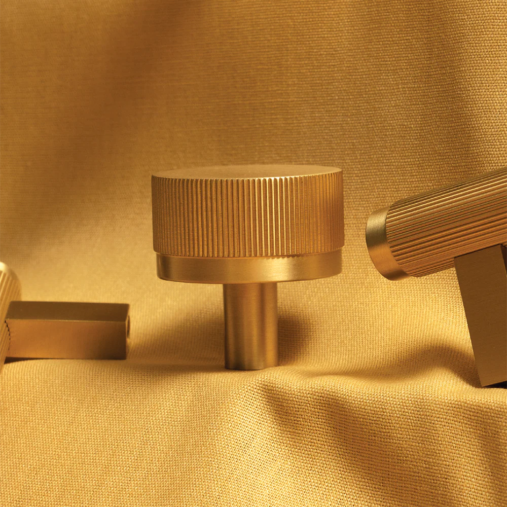 Momo Handles Momo Bellevue Solid Brass Lined Knob 35mm Brushed Satin Brass - Image 2