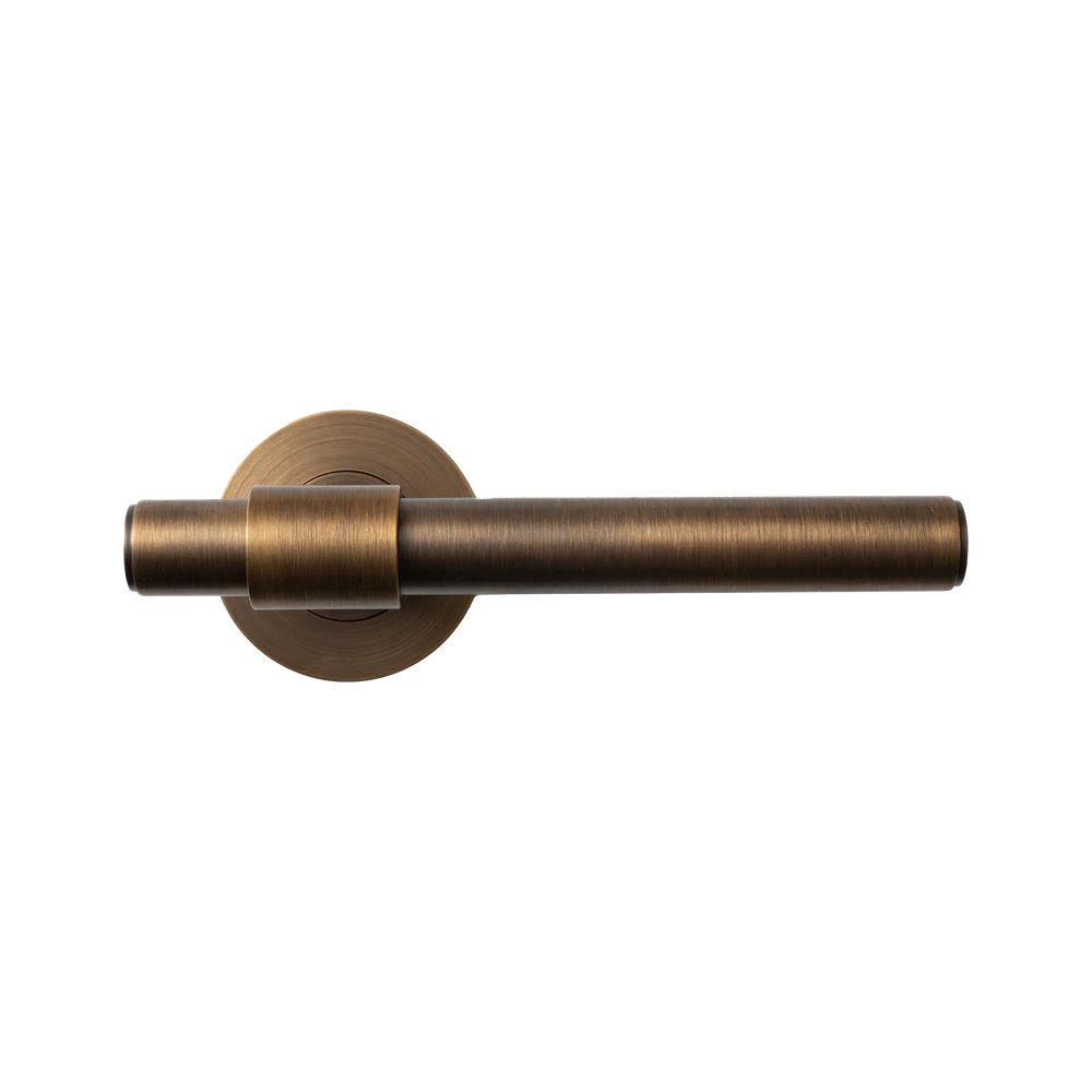Momo Handles Belgravia Plain Solid Brass Tubular Latch Privacy Lever Set Bronze