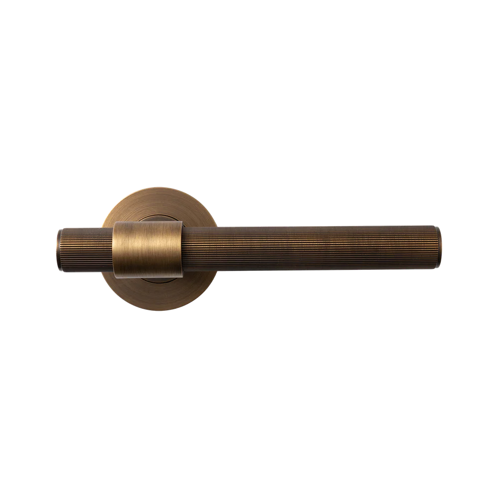 Momo Handles Belgravia Solid Brass Lined Mortice Lock Privacy Lever Set Bronze