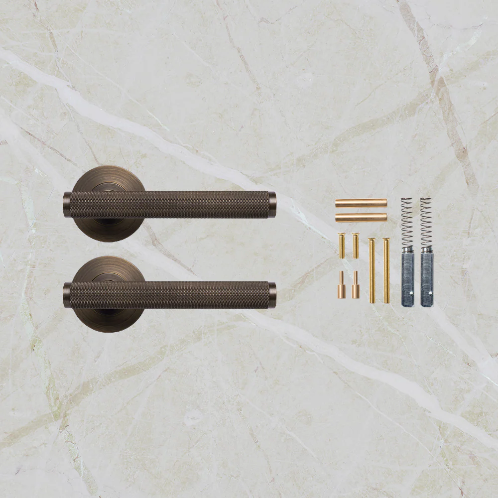 Momo Handles Bellevue Knurled Lever Handle Set Bronze - Image 2