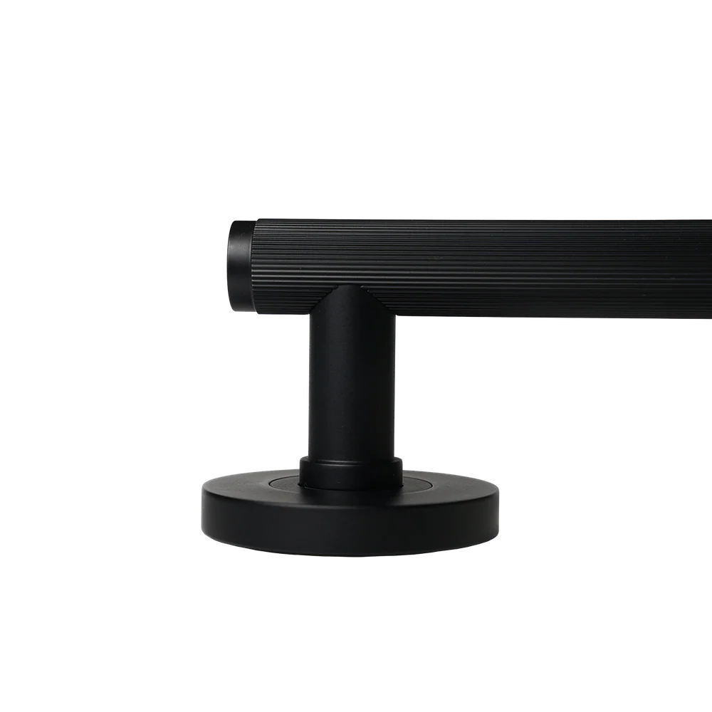Momo Handles Bellevue Lined Lever Handle Matte Black - Image 5