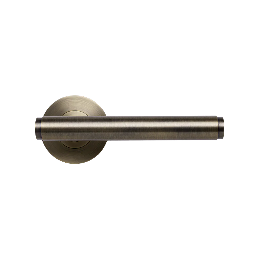 Momo Handles Bellevue Plain Lever Handle Set Dark Brushed Brass - Image 3