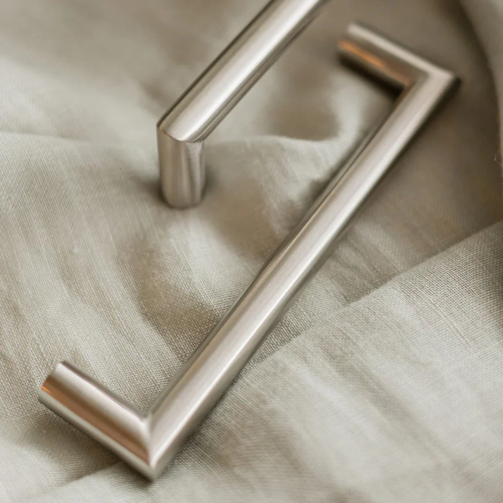 Momo Handles Bergamo D Handle 160mm Stainless Steel - Image 2