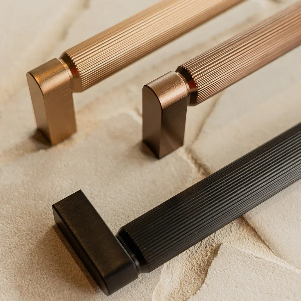 Momo Handles Brooklyn D Handle 320mm Dark Brushed Brass - Image 4