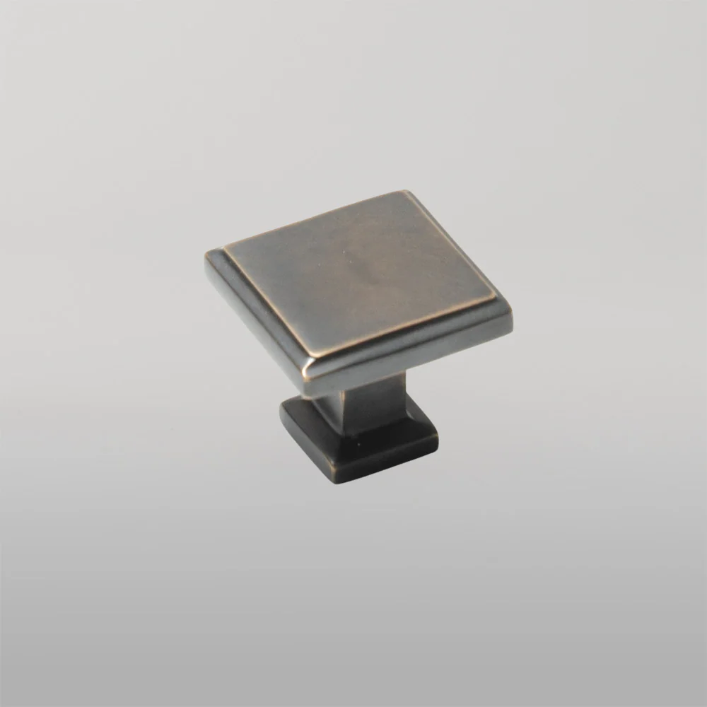 Momo Lucca Square Knob 30mm Antique Brass - Image 2
