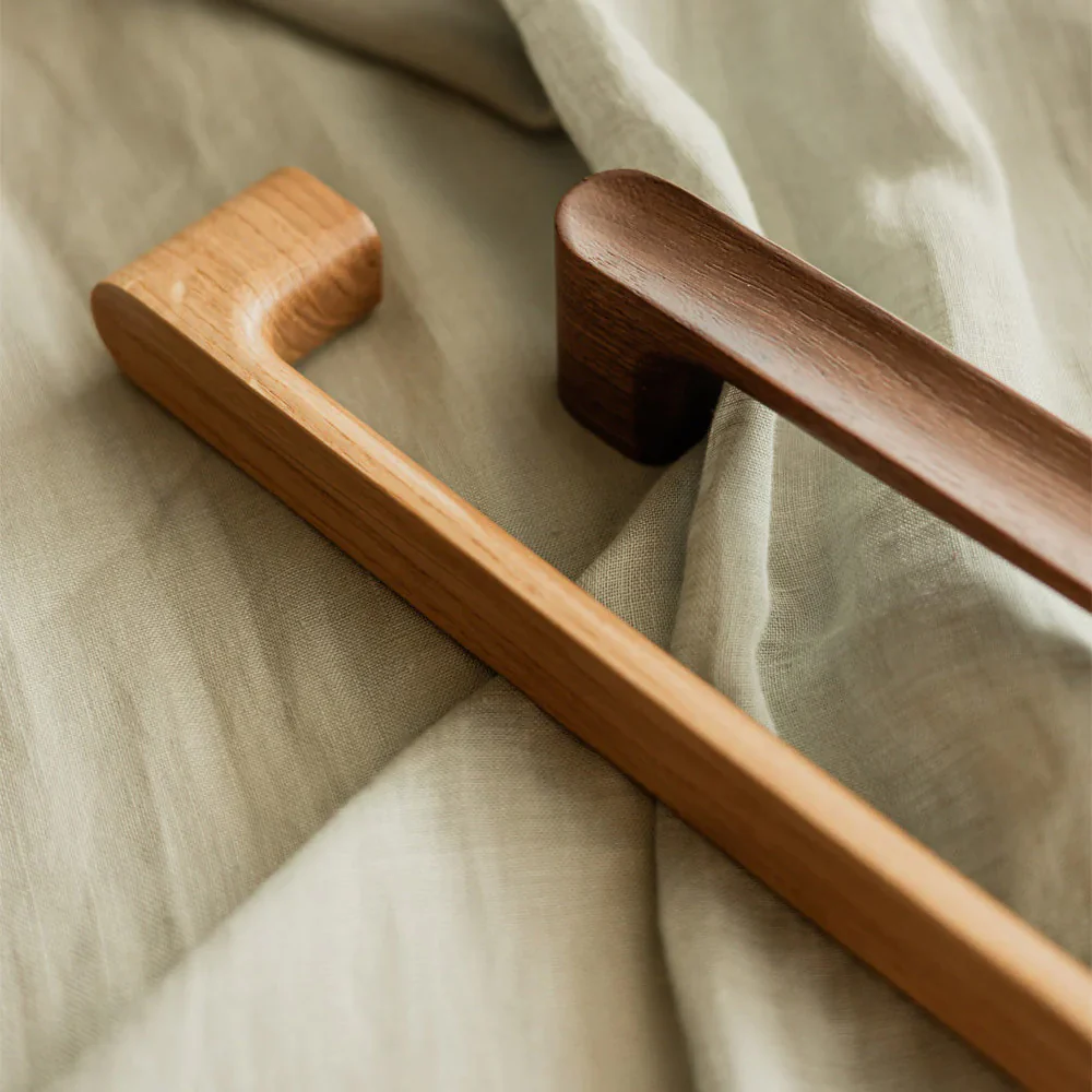 Momo Handles Luv Wood Big D Handle 384mm Oak - Image 2
