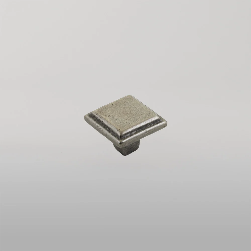 Momo Handles Momo Windsor Square Knob 34mm Pewter - Image 2