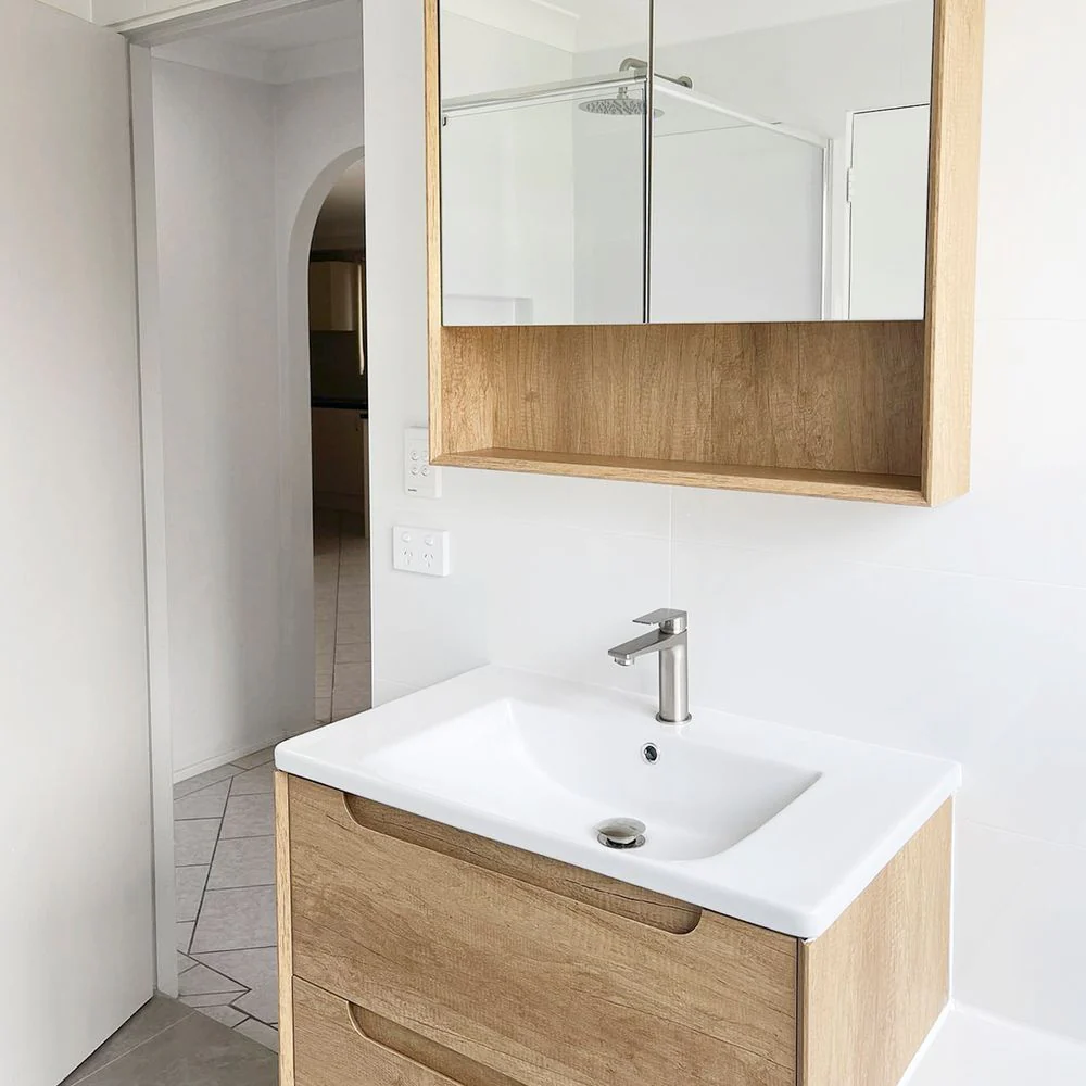 Otti Byron 750mm Natural Oak Shaving Cabinet - Image 4
