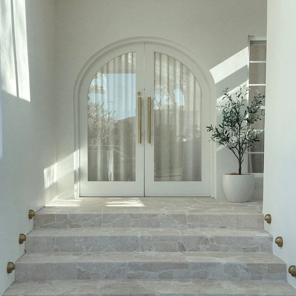 Zanda Round Profile Pull Handle 900mm Satin Brass - Image 4